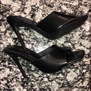 Minimalist Square Toe Heel